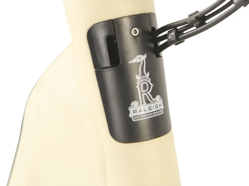 Raleigh Motus Gran Tour Step-Through Derailleur Electric Bike - Cream-3